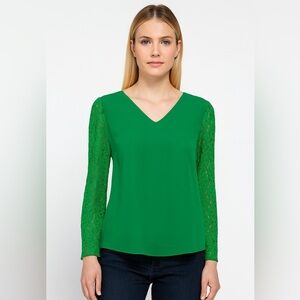 Berthie Paris: Elegant Green Lace Sleeve Blouse